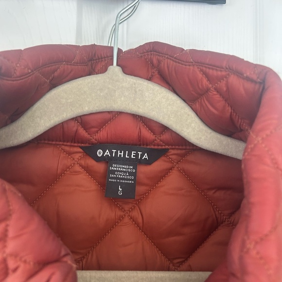 Athleta Whisper Featherless Caramel Puffer Vest LARGE EUC - Picture 3 of 7